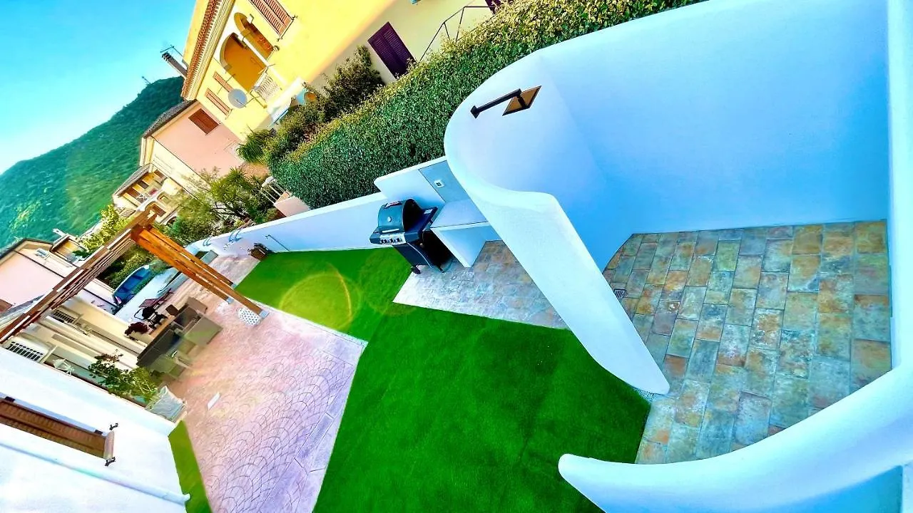 Appartement Le Residenze Del Mare N2 à La Caletta Italie